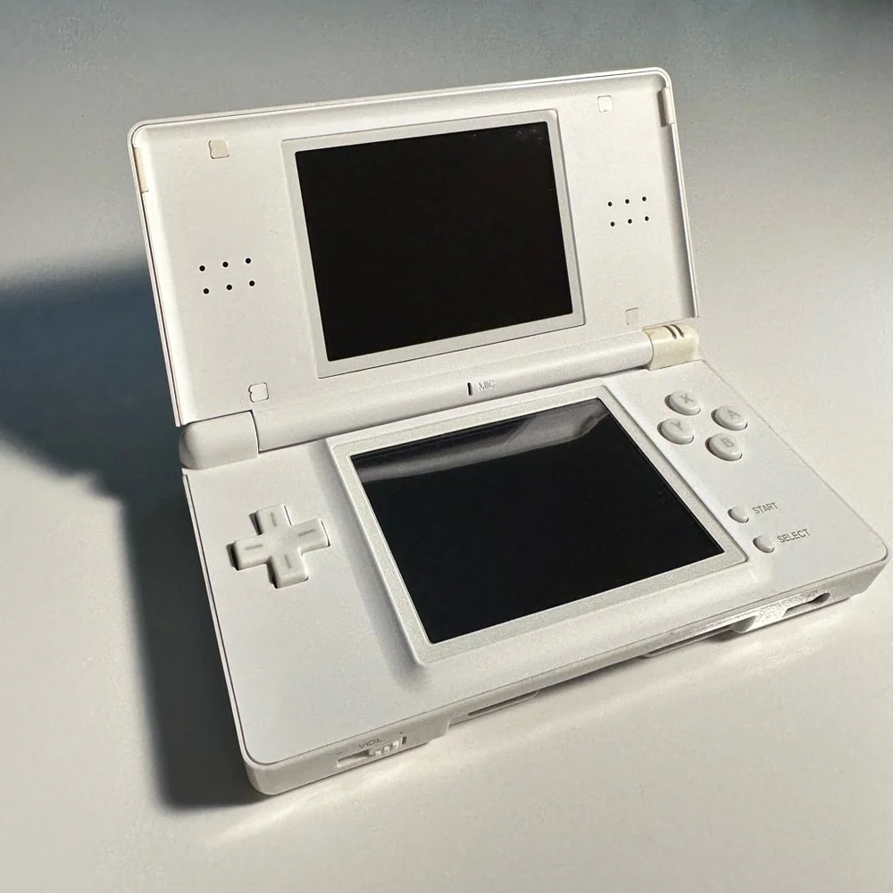 Nintendo DS Lite – White | Charger & Crash Bandicoot Included